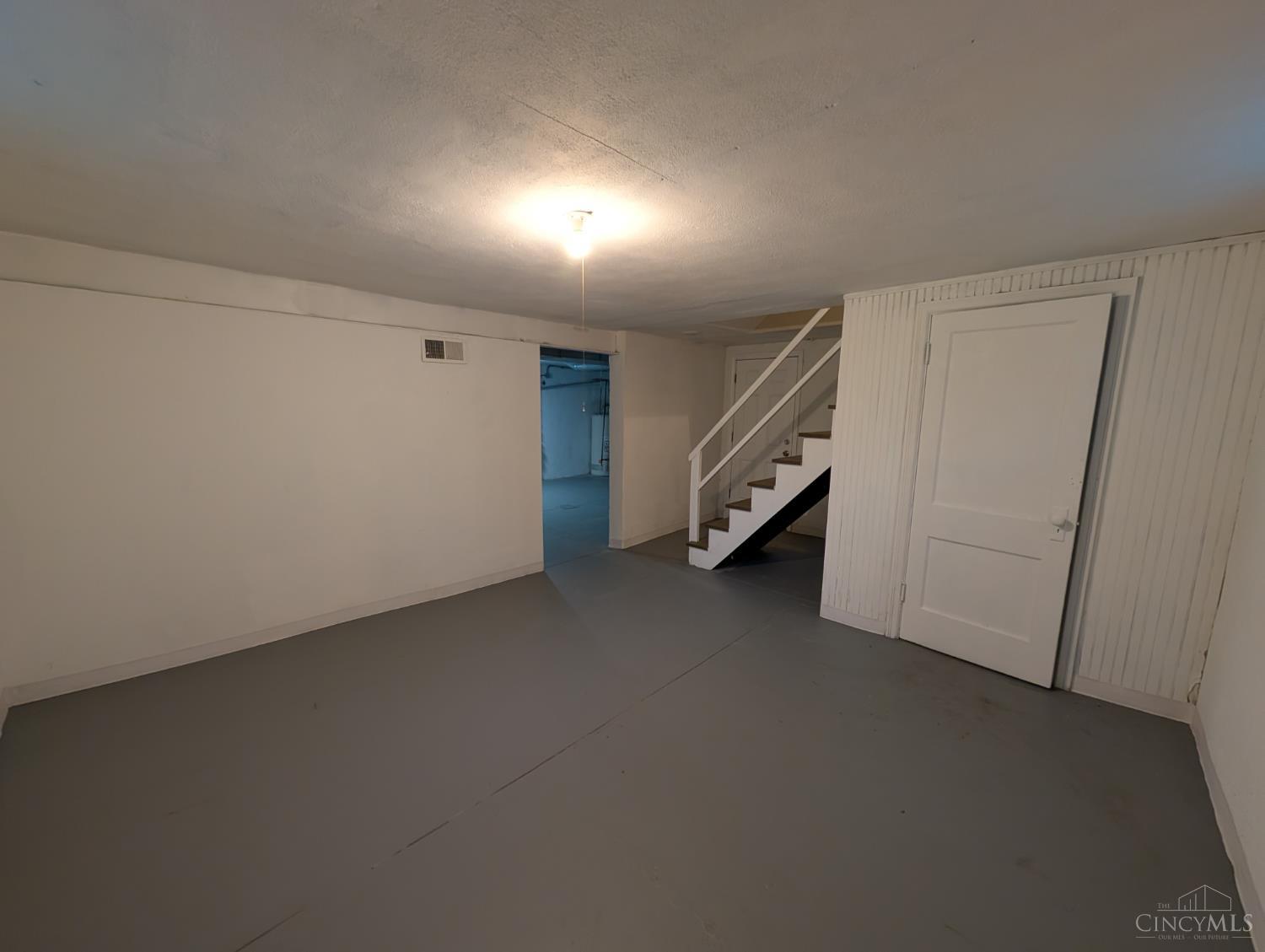 1127 North Bend Dr, Cincinnati, OH, 45224 — photo 22