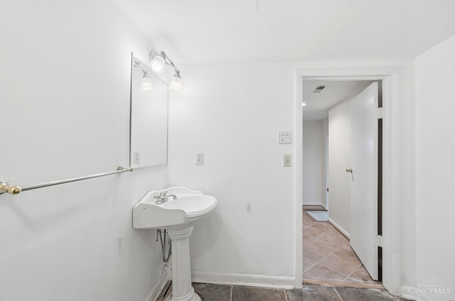 311 Klotter Avenue, Cincinnati, OH, 45219 — photo 16