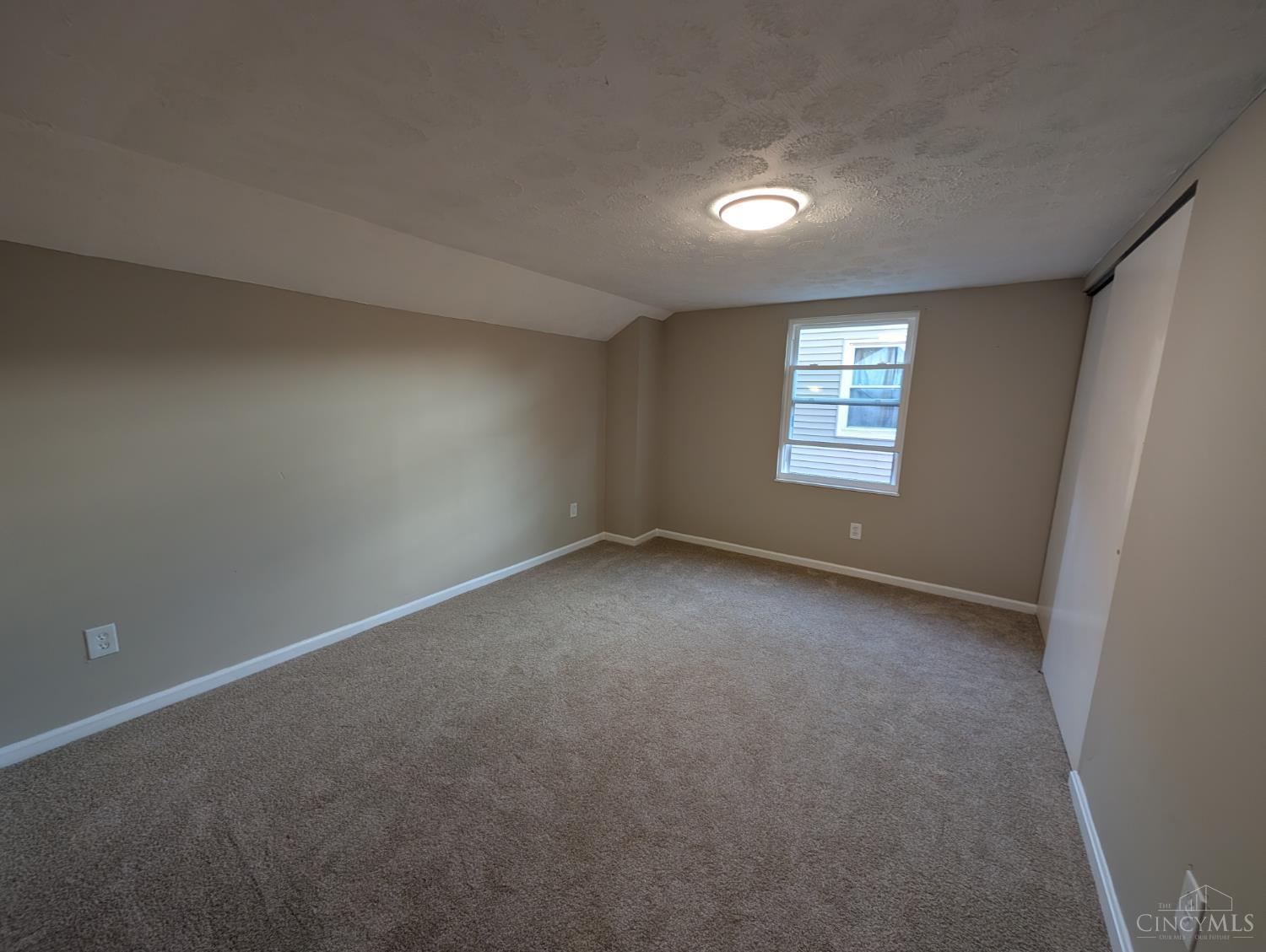 1127 North Bend Dr, Cincinnati, OH, 45224 — photo 16