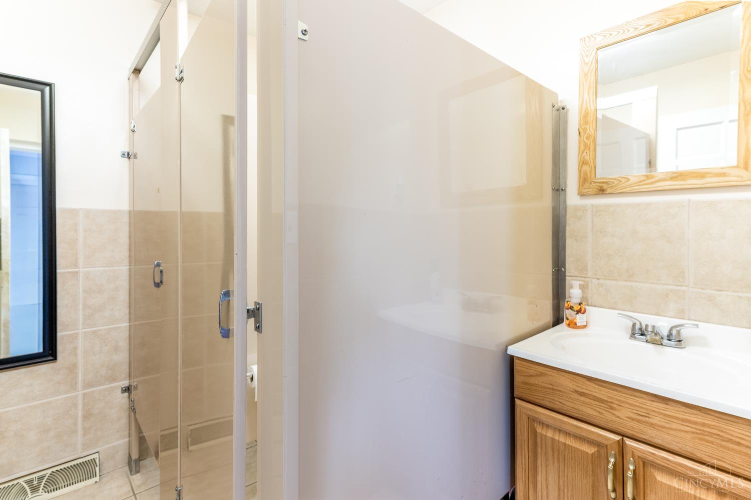 1114 Simmons Avenue, Lincoln Heights, OH, 45215 — photo 10