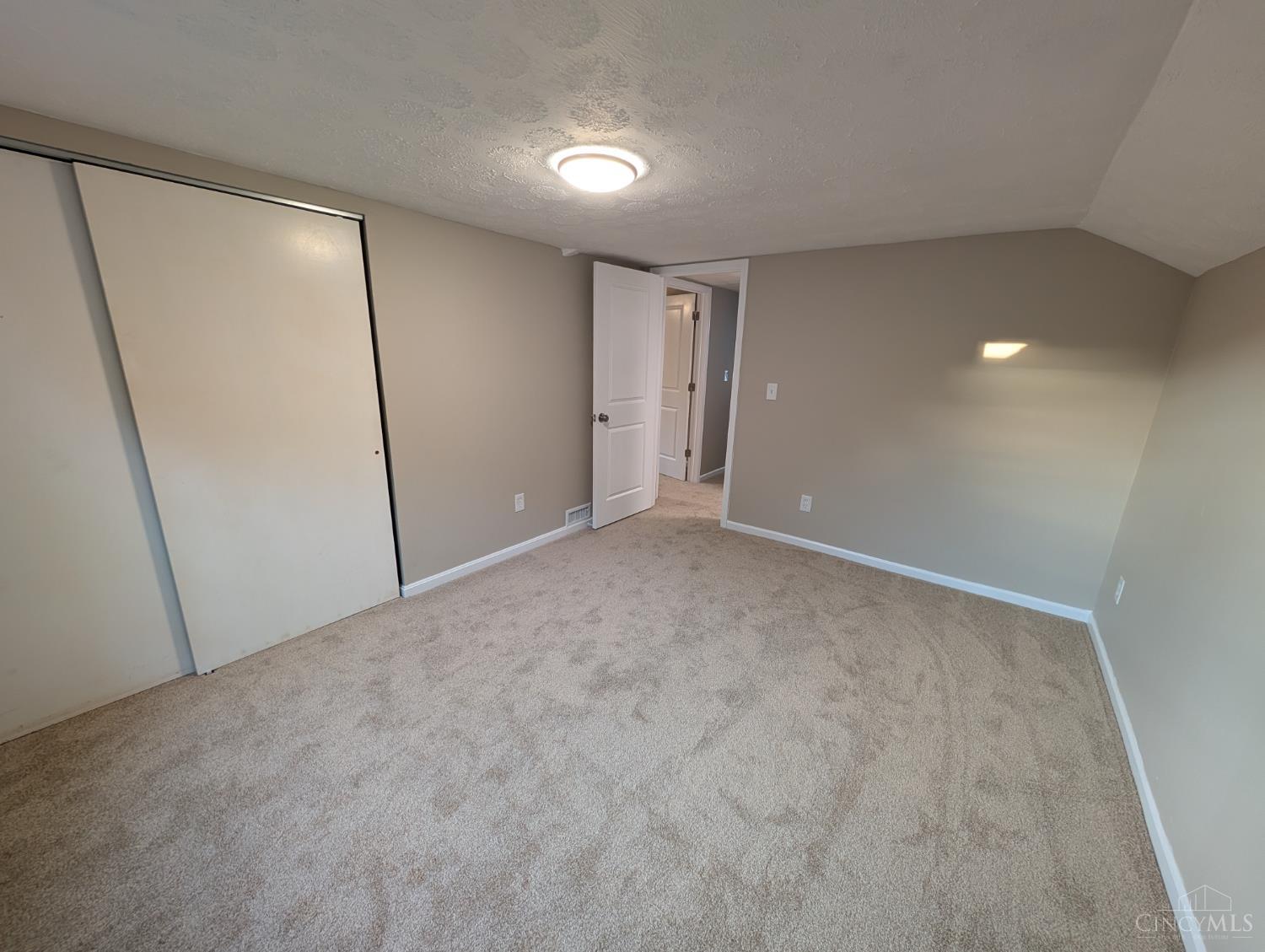 1127 North Bend Dr, Cincinnati, OH, 45224 — photo 18
