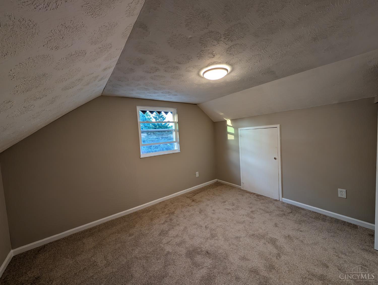 1127 North Bend Dr, Cincinnati, OH, 45224 — photo 17