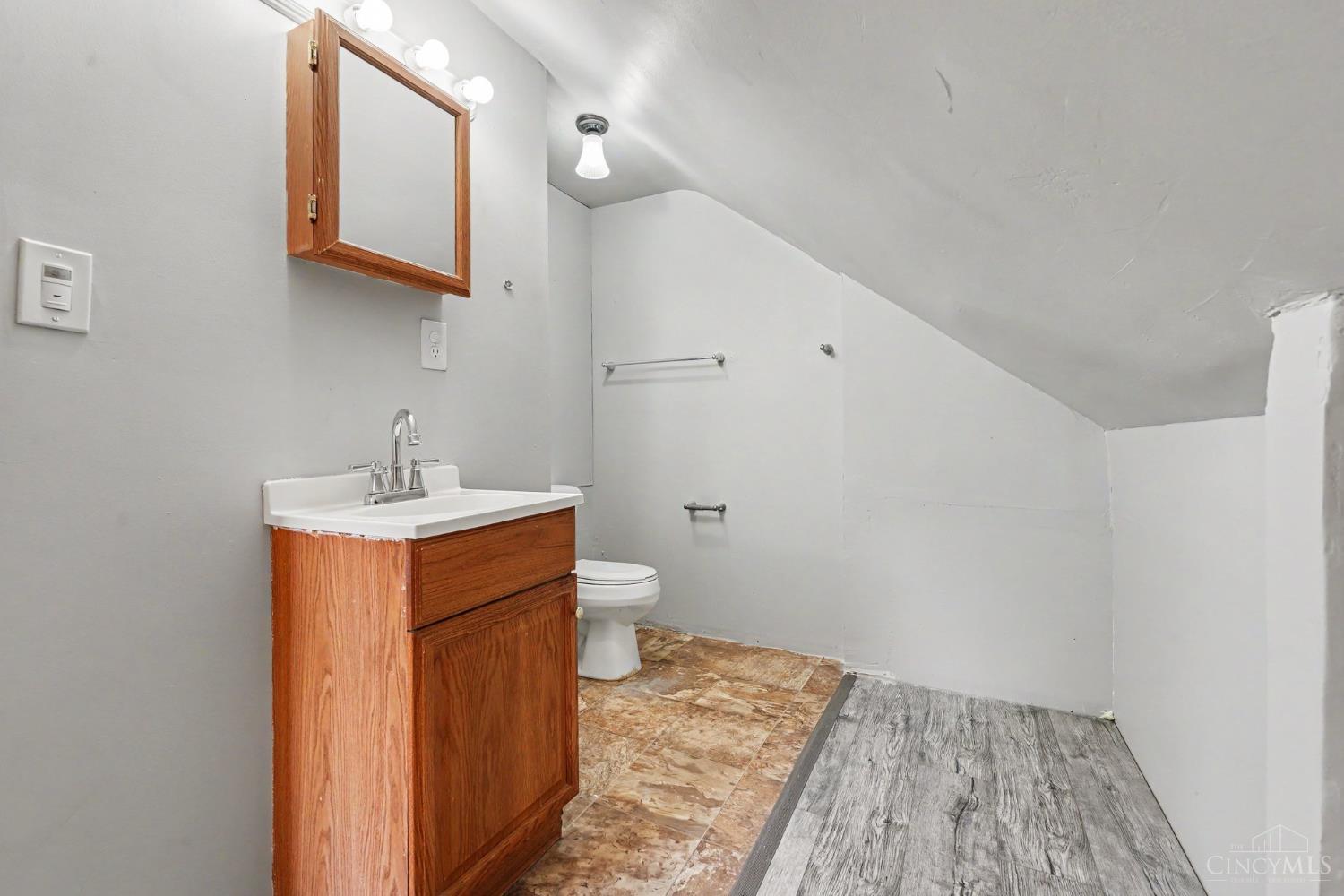 832 Enright Avenue, Cincinnati, OH, 45205 — photo 8