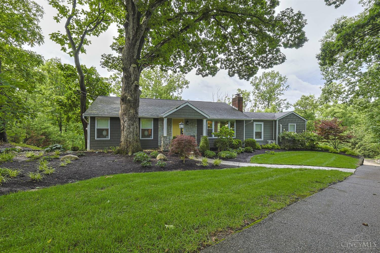 211 Hilltop Lane, Wyoming, OH, 45215