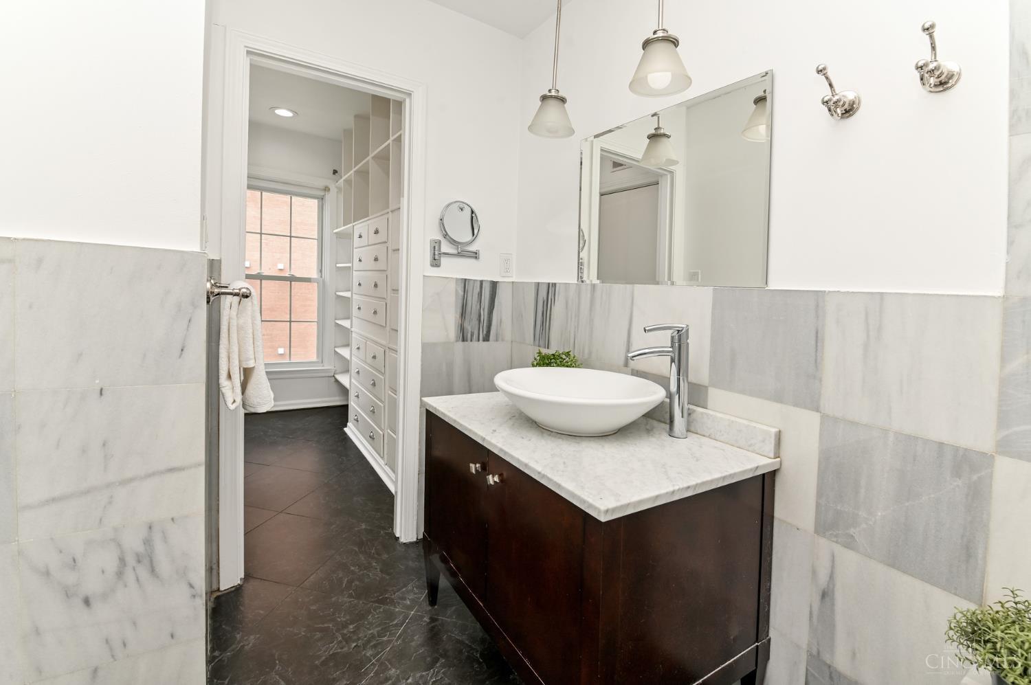 854 Rue De La Paix #B1, Cincinnati, OH, 45220 — photo 29