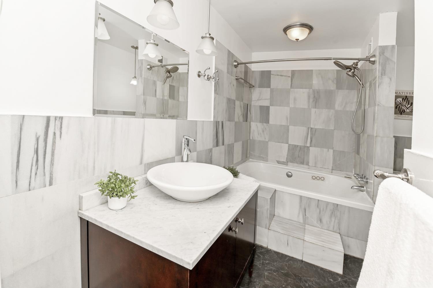 854 Rue De La Paix #B1, Cincinnati, OH, 45220 — photo 28