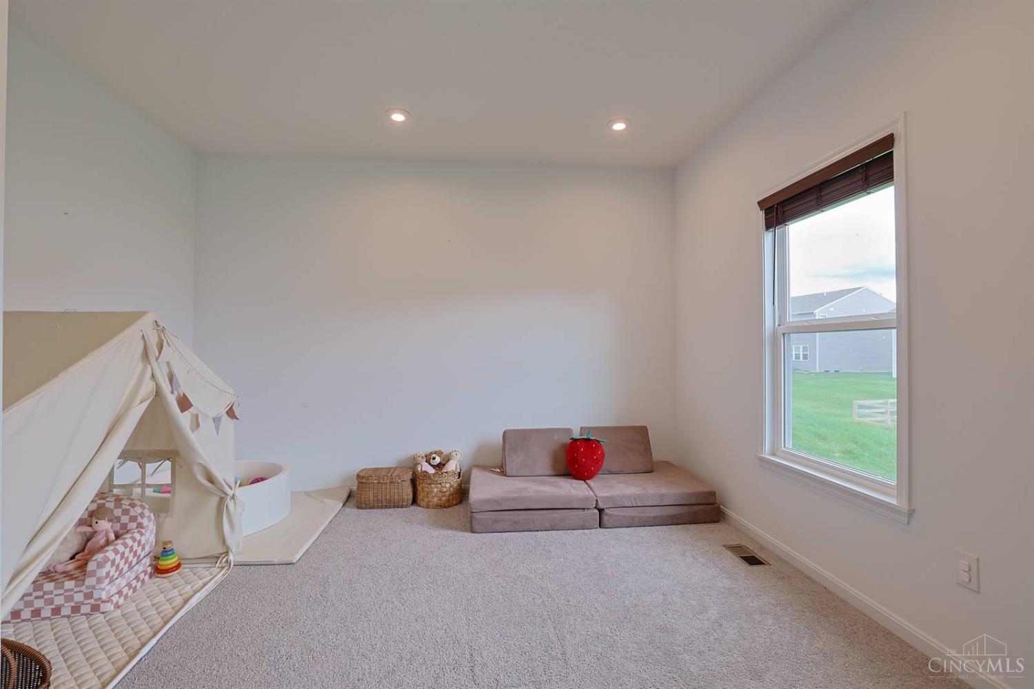 1257 Soaring Way, Hamilton Twp, OH, 45039 — photo 10