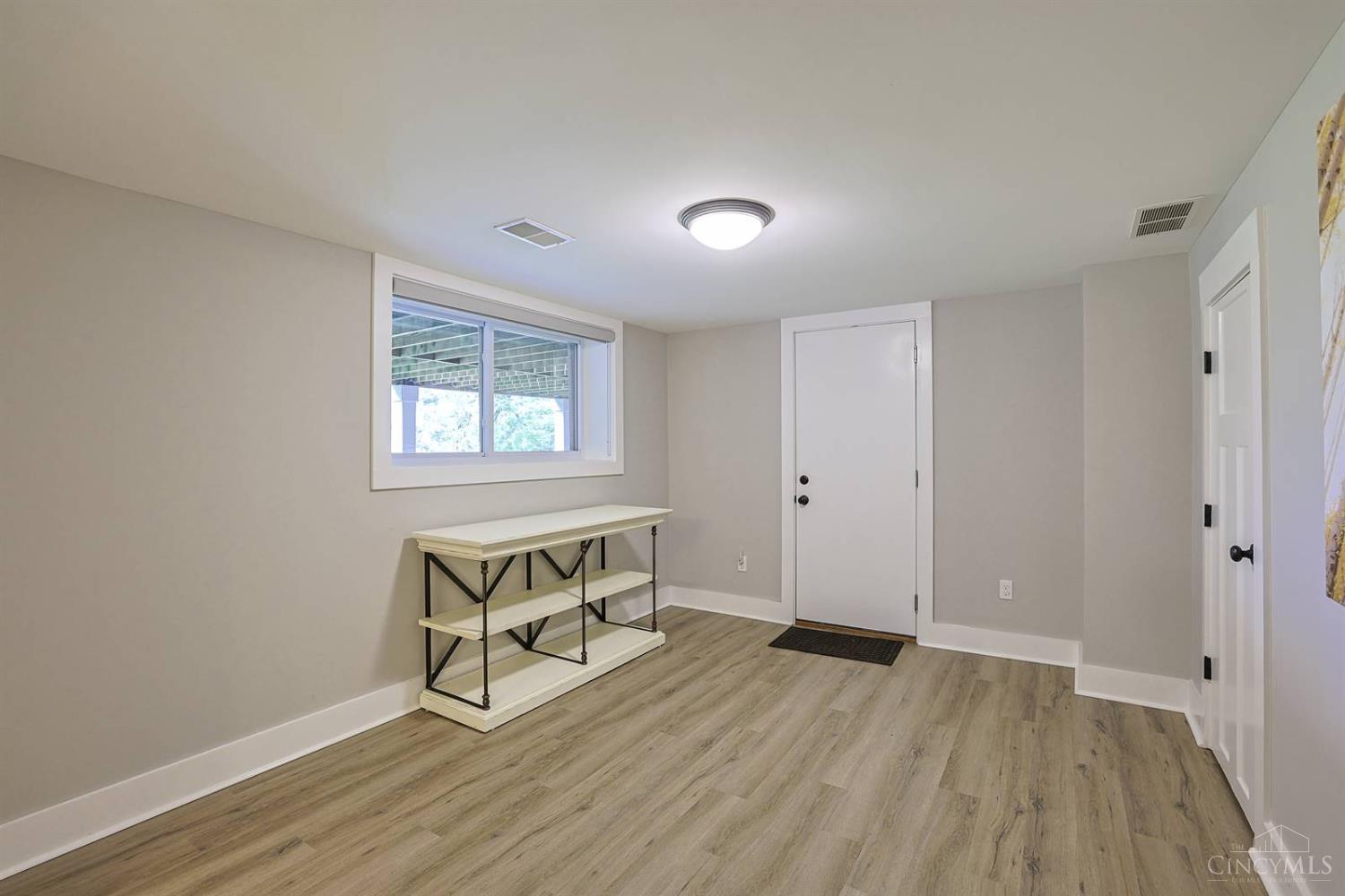 211 Hilltop Lane, Wyoming, OH, 45215 — photo 29