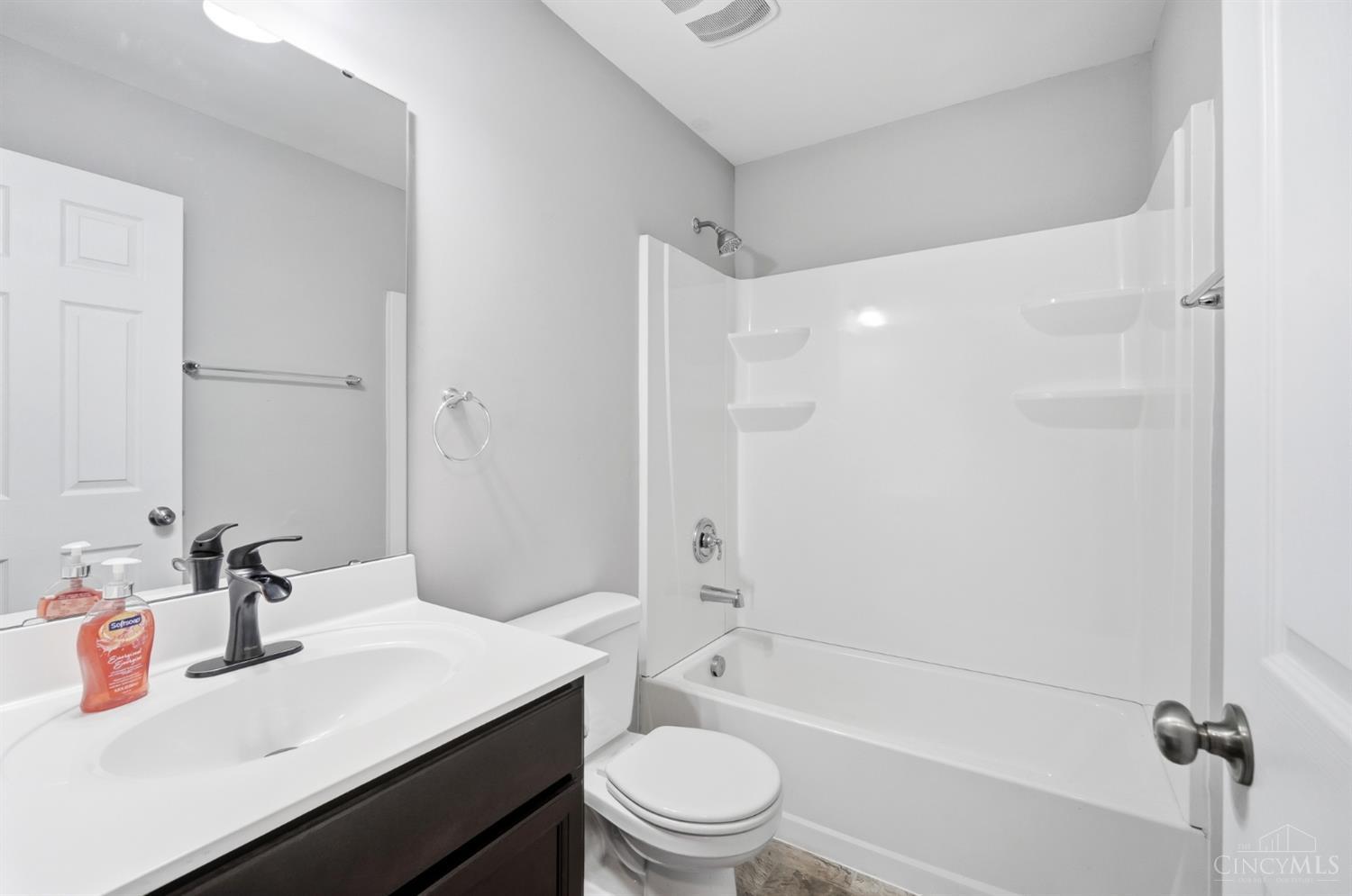 2160 Pumpkin Ridge Court, Hamilton, OH, 45013 — photo 18