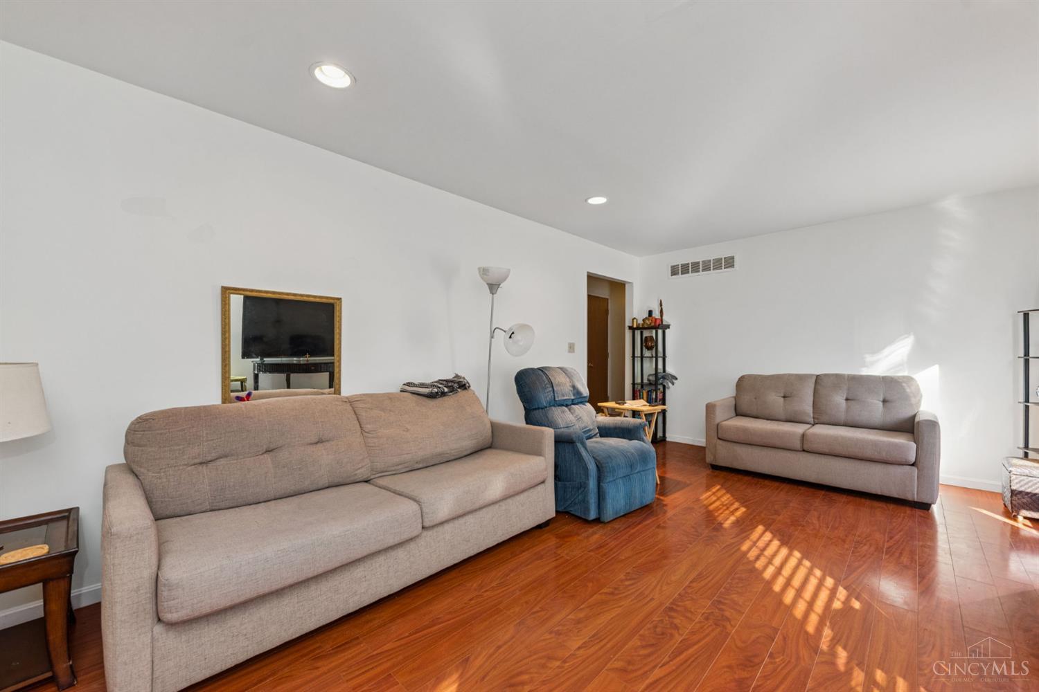 10228 Springbeauty Lane, Springfield Twp., OH, 45231 — photo 13