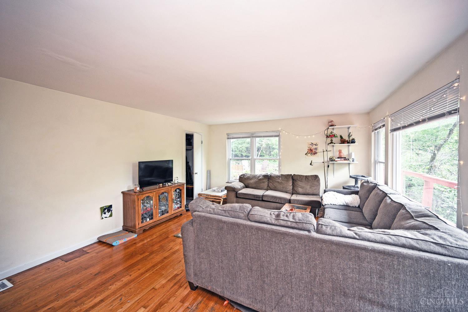 2881 Marshall Avenue, Cincinnati, OH, 45225 — photo 8