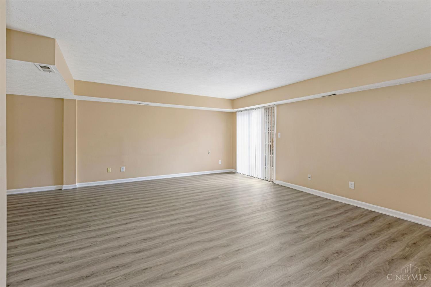 10555 Montgomery Road #77, Montgomery, OH, 45242 — photo 12