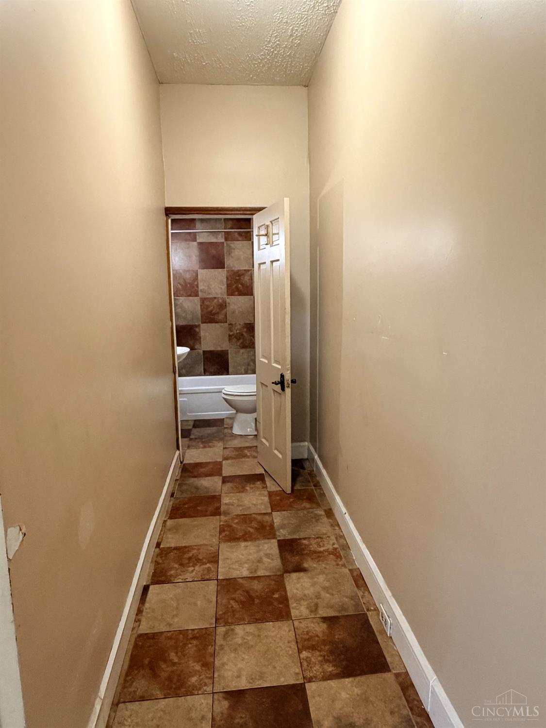 1929 Dana Avenue, Cincinnati, OH, 45207 — photo 11