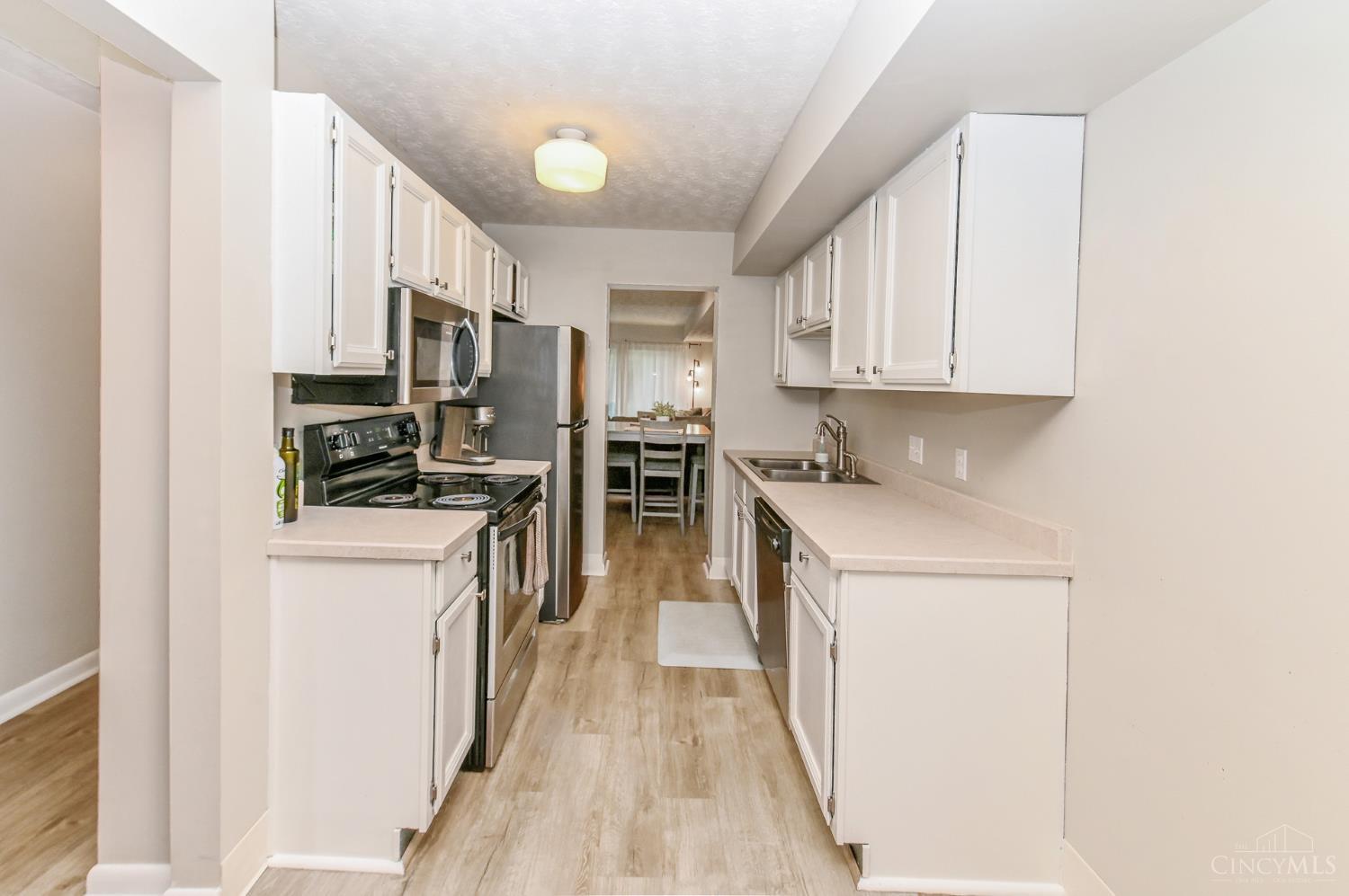 9964 Timbers Drive, Blue Ash, OH, 45242 — photo 17