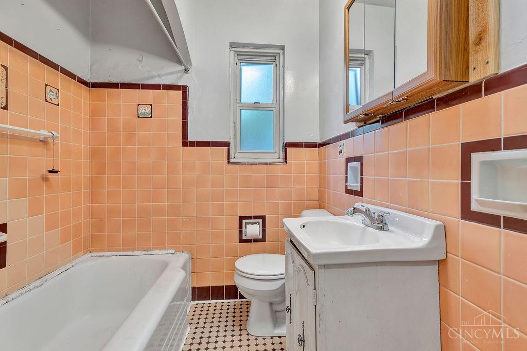 5654 Surrey Avenue, Green Twp, OH, 45248 — photo 19