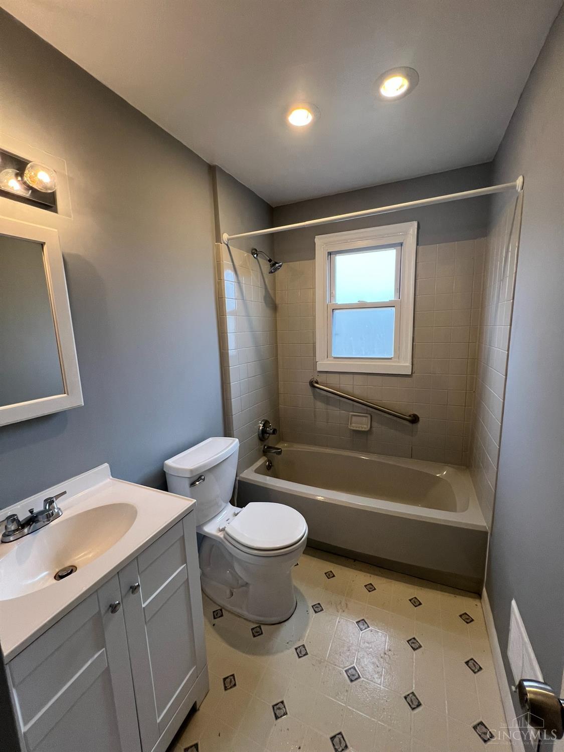 451 Lloyd Place, Cincinnati, OH, 45219 — photo 9