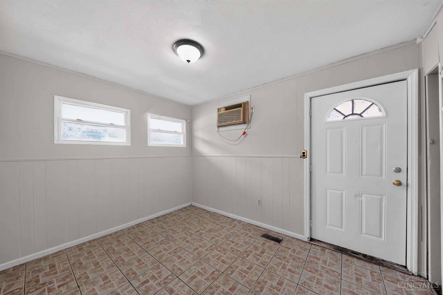 9670 Pippin Road, Colerain Twp, OH, 45231 — photo 14