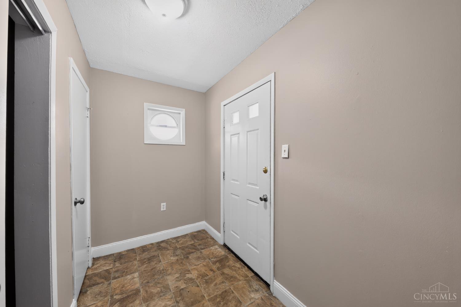 8769 Zodiac Drive, Springfield Twp., OH, 45231 — photo 7
