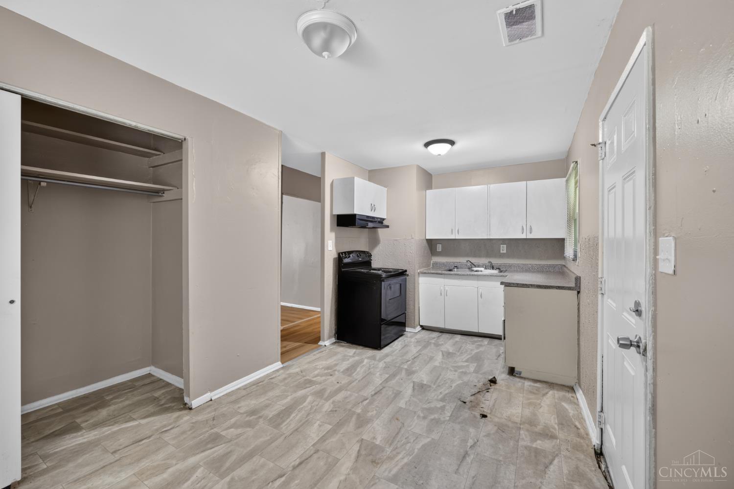 1739 Monterey Court, Cincinnati, OH, 45223 — photo 12
