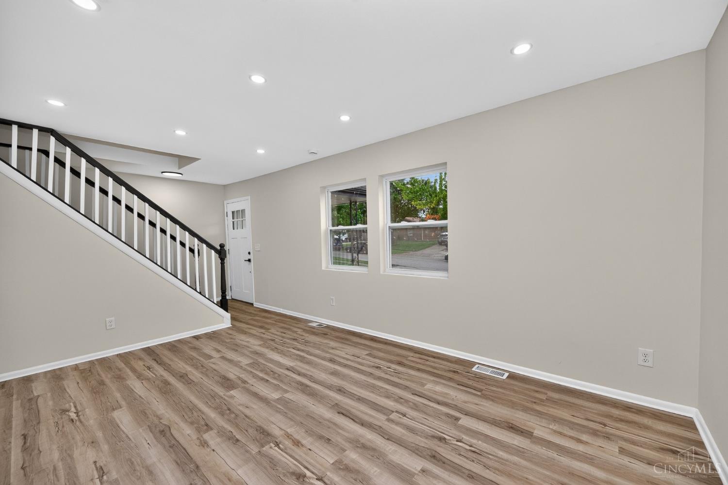 932 Glasgow Drive, Forest Park, OH, 45240 — photo 7