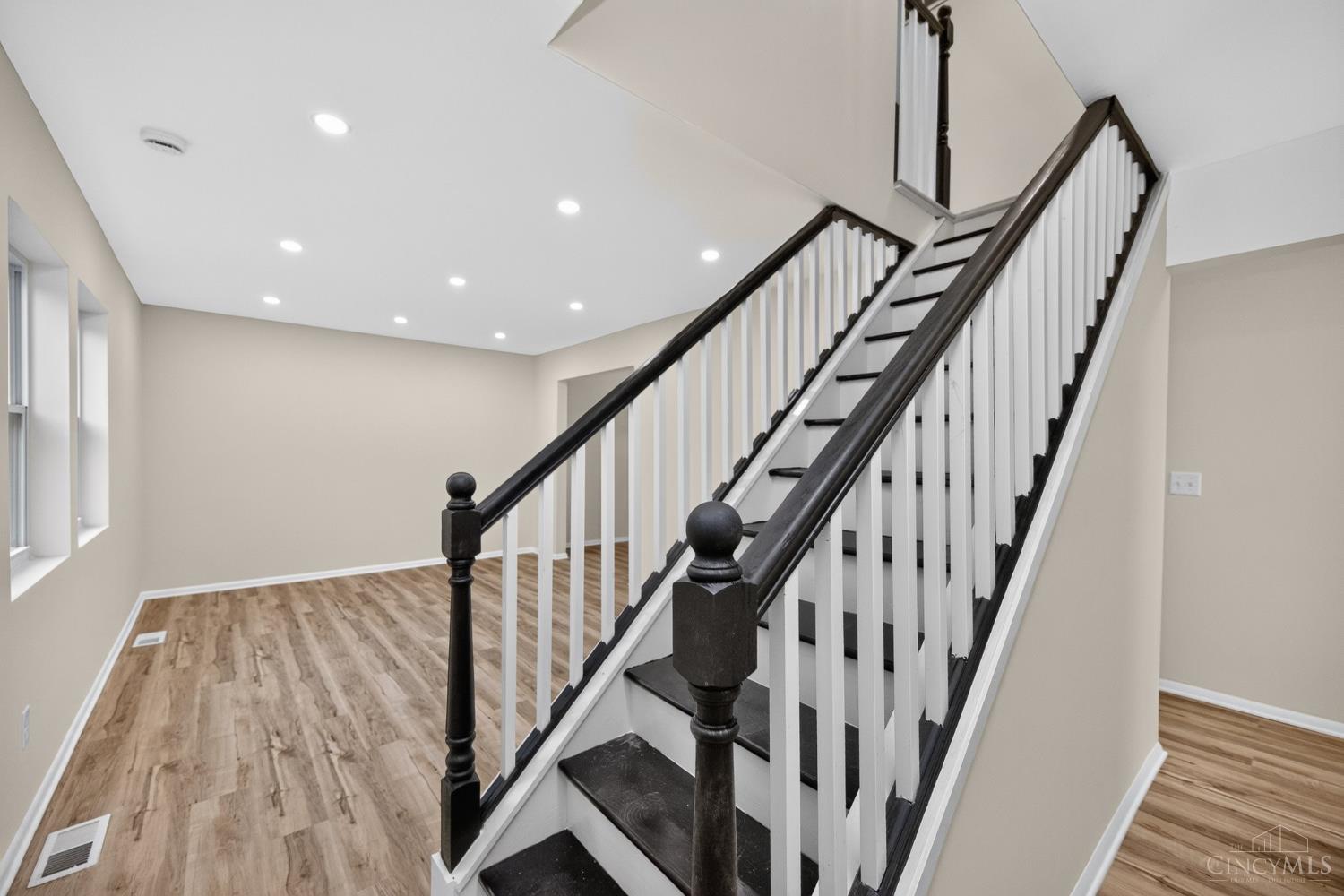 932 Glasgow Drive, Forest Park, OH, 45240 — photo 4
