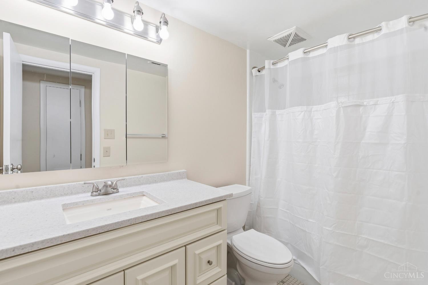 3566 Amberacres Drive #10, Cincinnati, OH, 45237 — photo 33