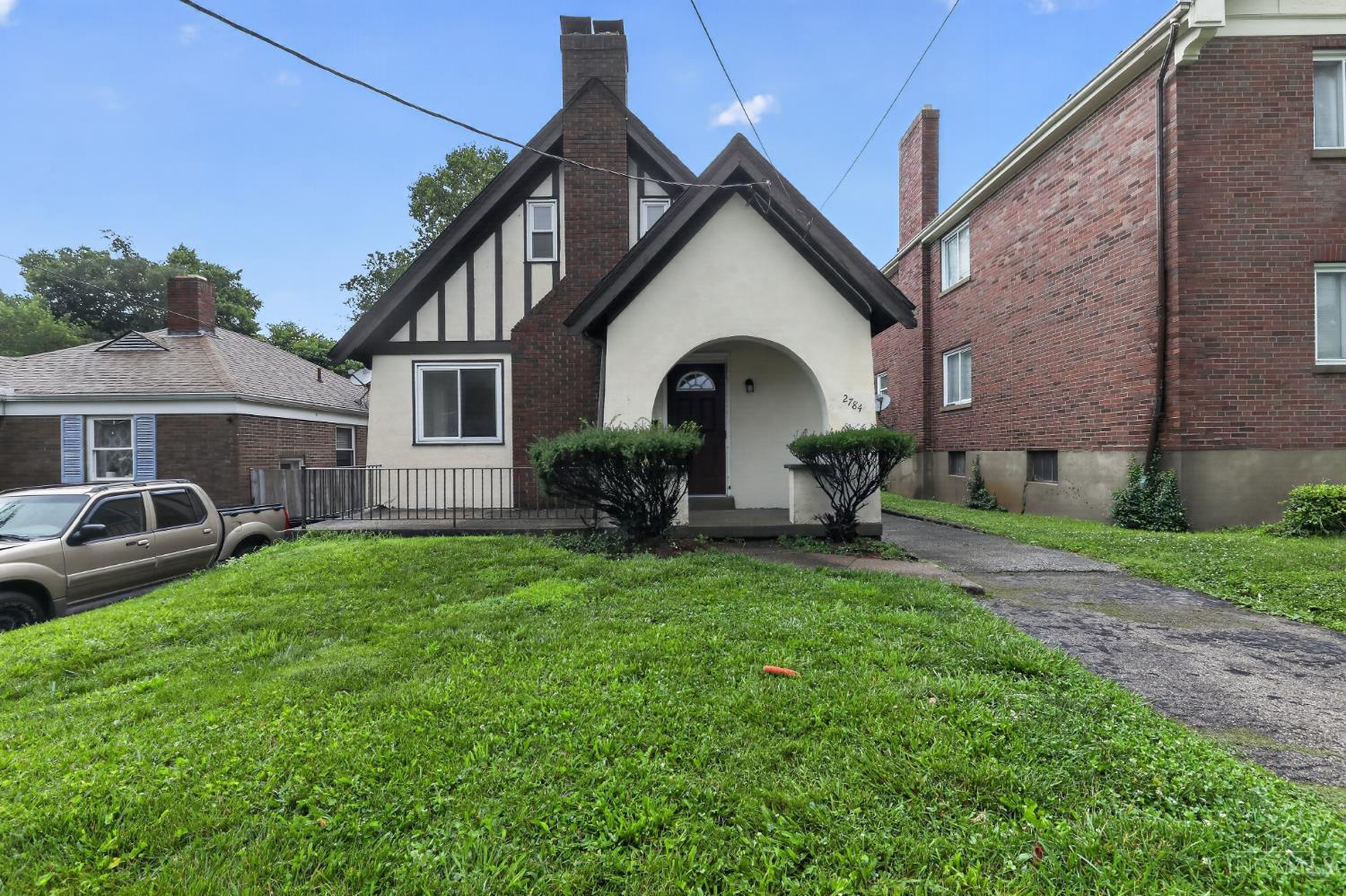 2784 Losantiville Avenue, Cincinnati, OH, 45213