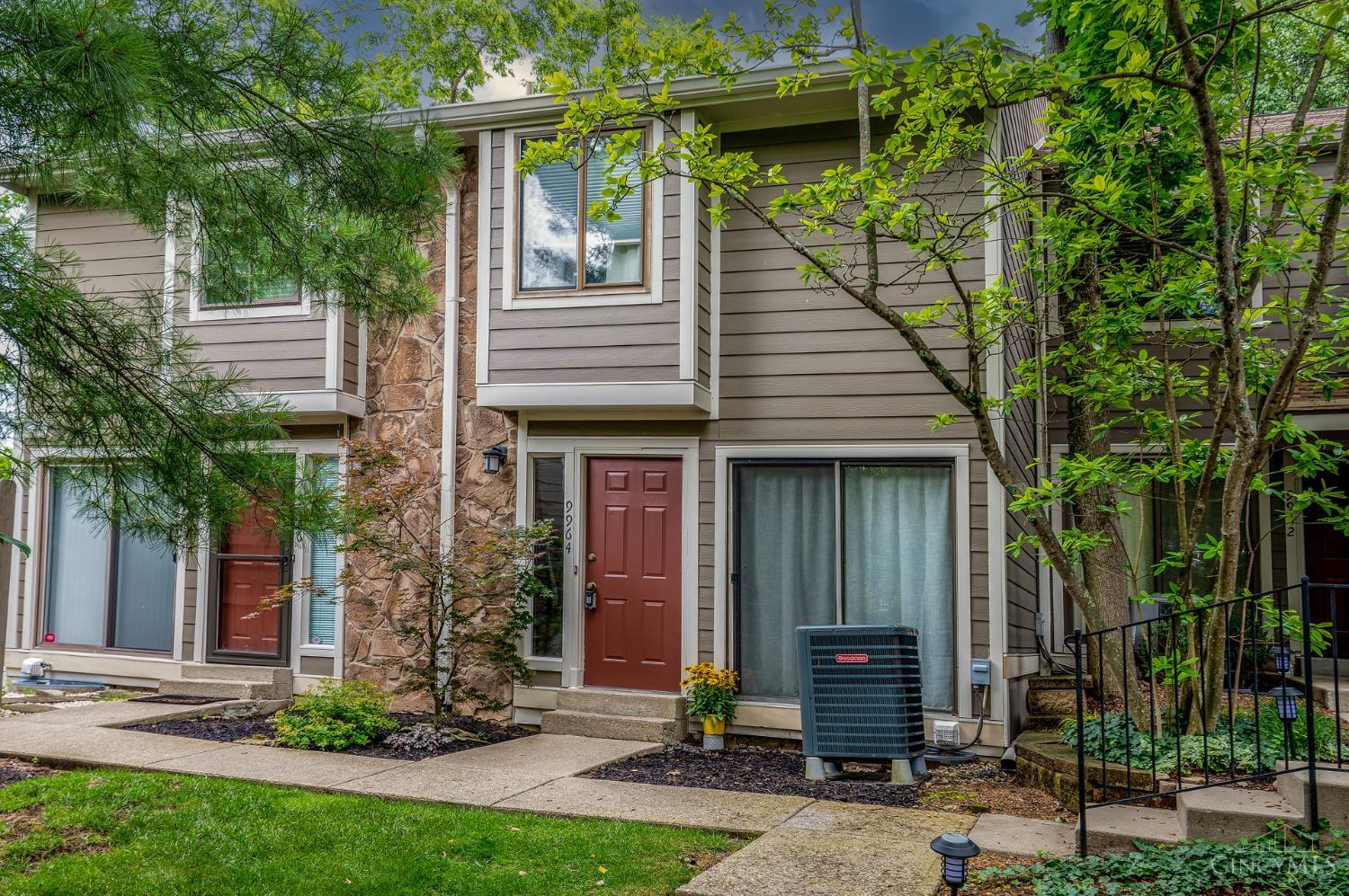 Homes for sale in Blue Ash, OH | 9964 Timbers Dr, Blue Ash, OH 45242 | MLS# 1883998