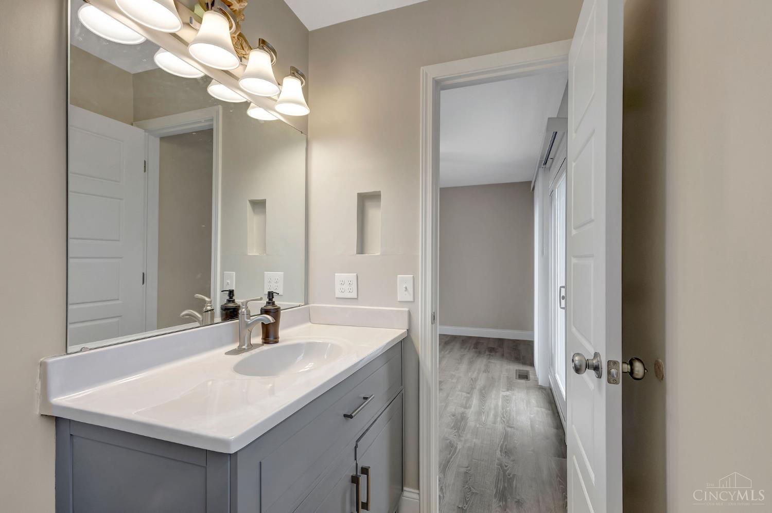 5562 Greenwillow Circle, West Chester, OH, 45069 — photo 16
