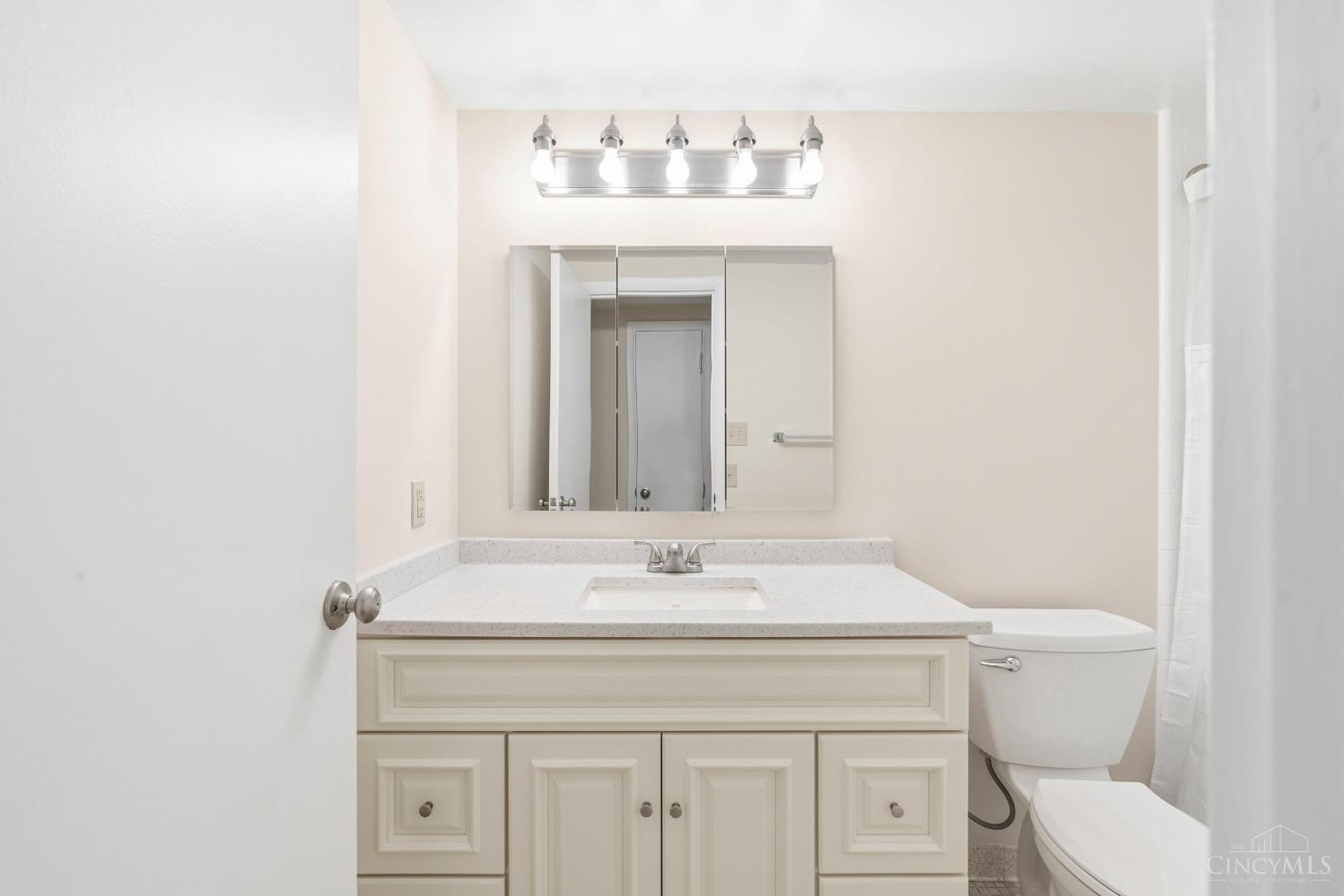 3566 Amberacres Drive #10, Cincinnati, OH, 45237 — photo 32