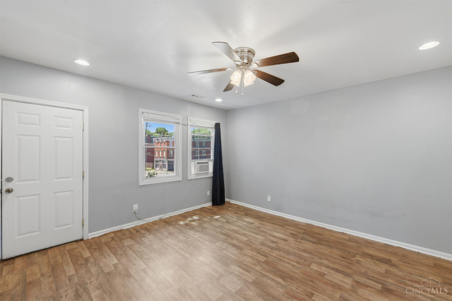 3329 Hackberry Street, Cincinnati, OH, 45207 — photo 34