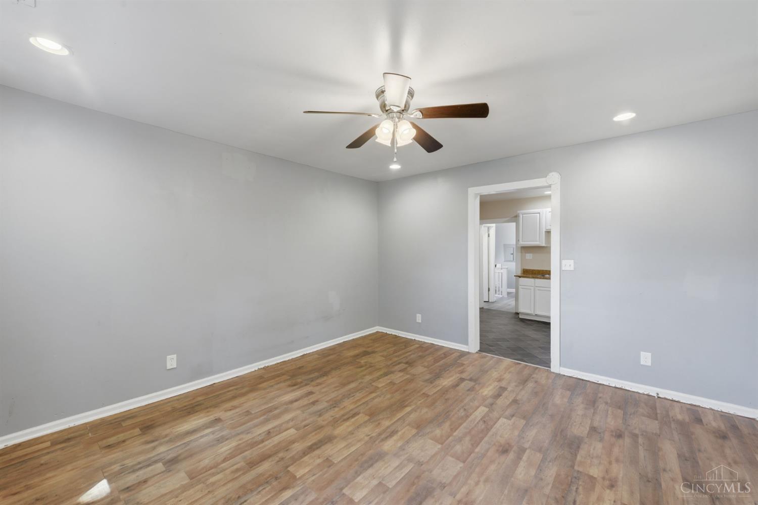 3329 Hackberry Street, Cincinnati, OH, 45207 — photo 33
