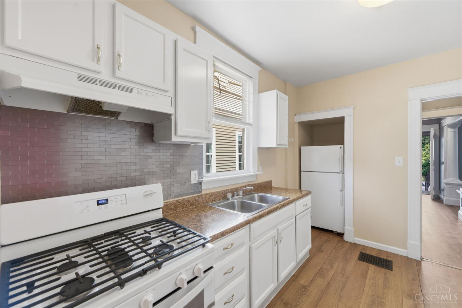 3329 Hackberry Street, Cincinnati, OH, 45207 — photo 5