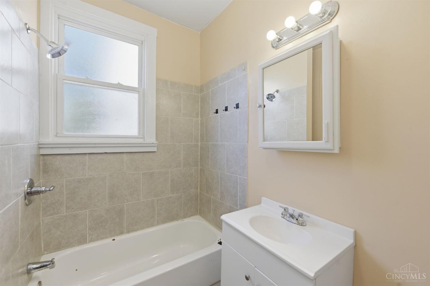 3329 Hackberry Street, Cincinnati, OH, 45207 — photo 35