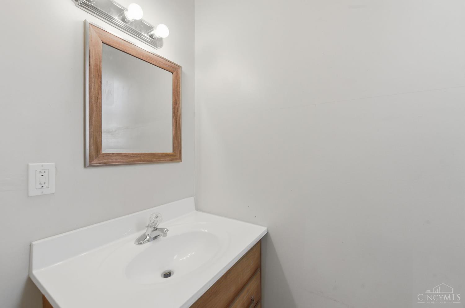3329 Hackberry Street, Cincinnati, OH, 45207 — photo 14