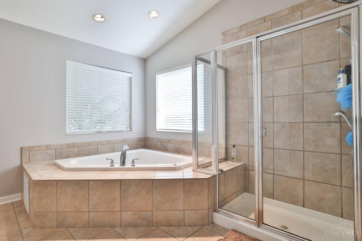 5614 Williamsburg Way, Fairfield, OH, 45014 — photo 28