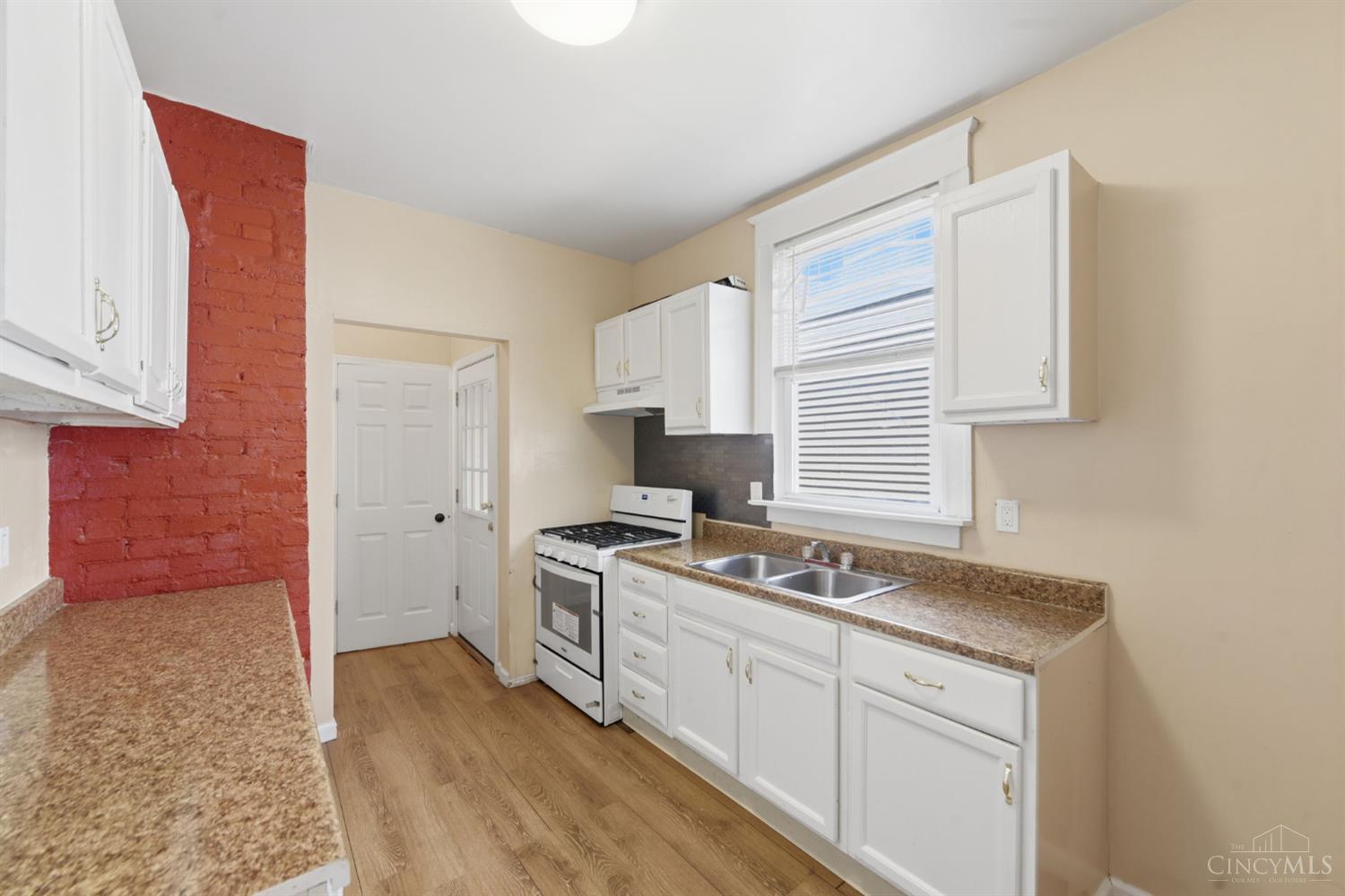 3329 Hackberry Street, Cincinnati, OH, 45207 — photo 3