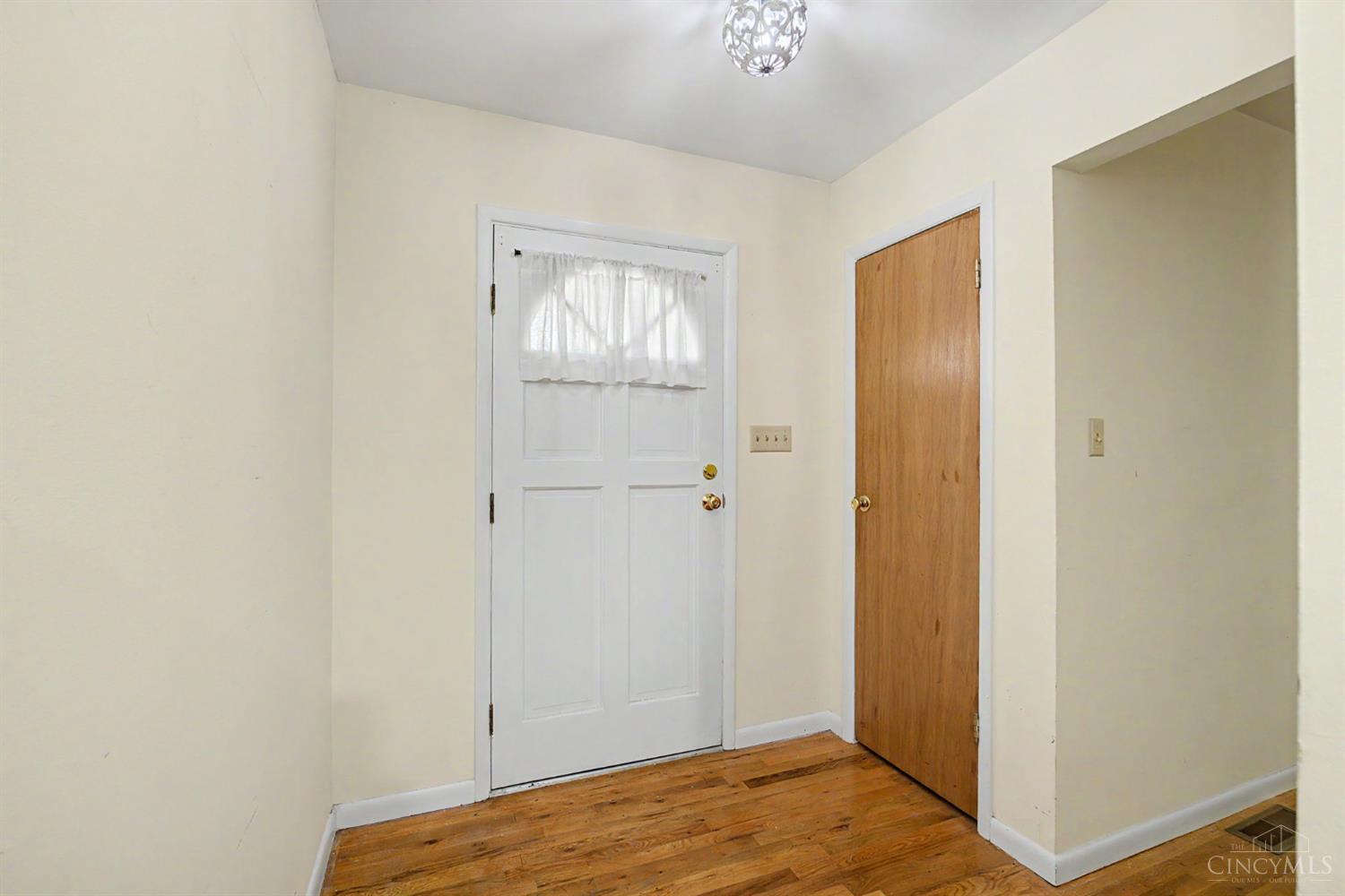 1690 Yellowglen Drive, Anderson Twp, OH, 45255 — photo 6