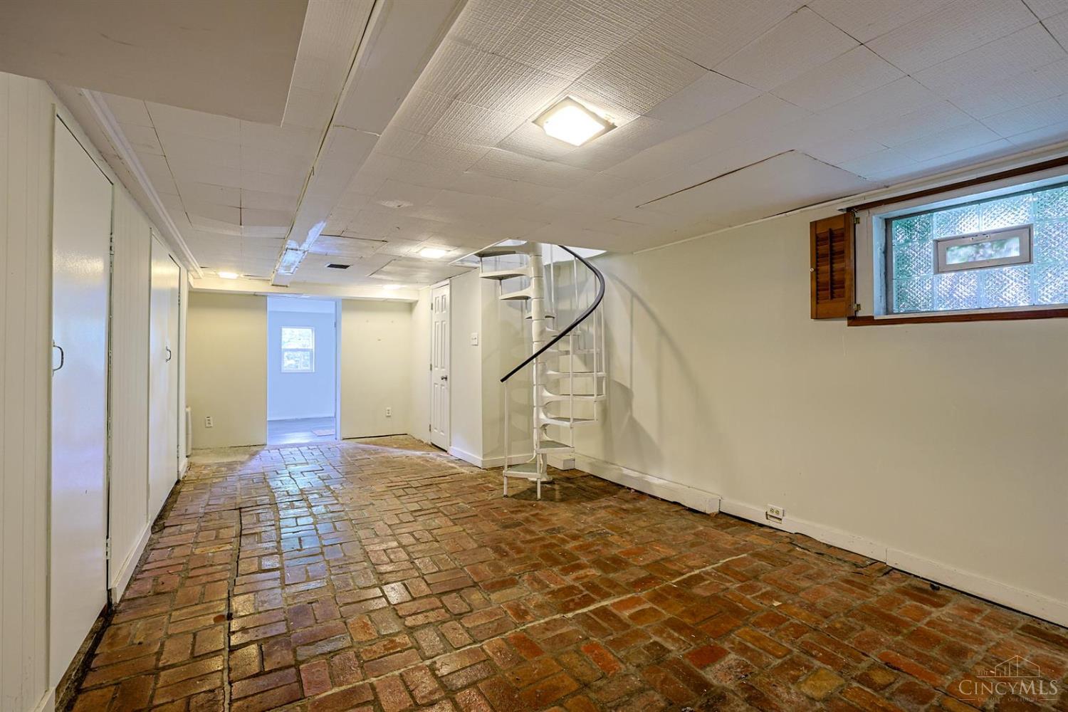 558 Missouri Avenue, Cincinnati, OH, 45226 — photo 17