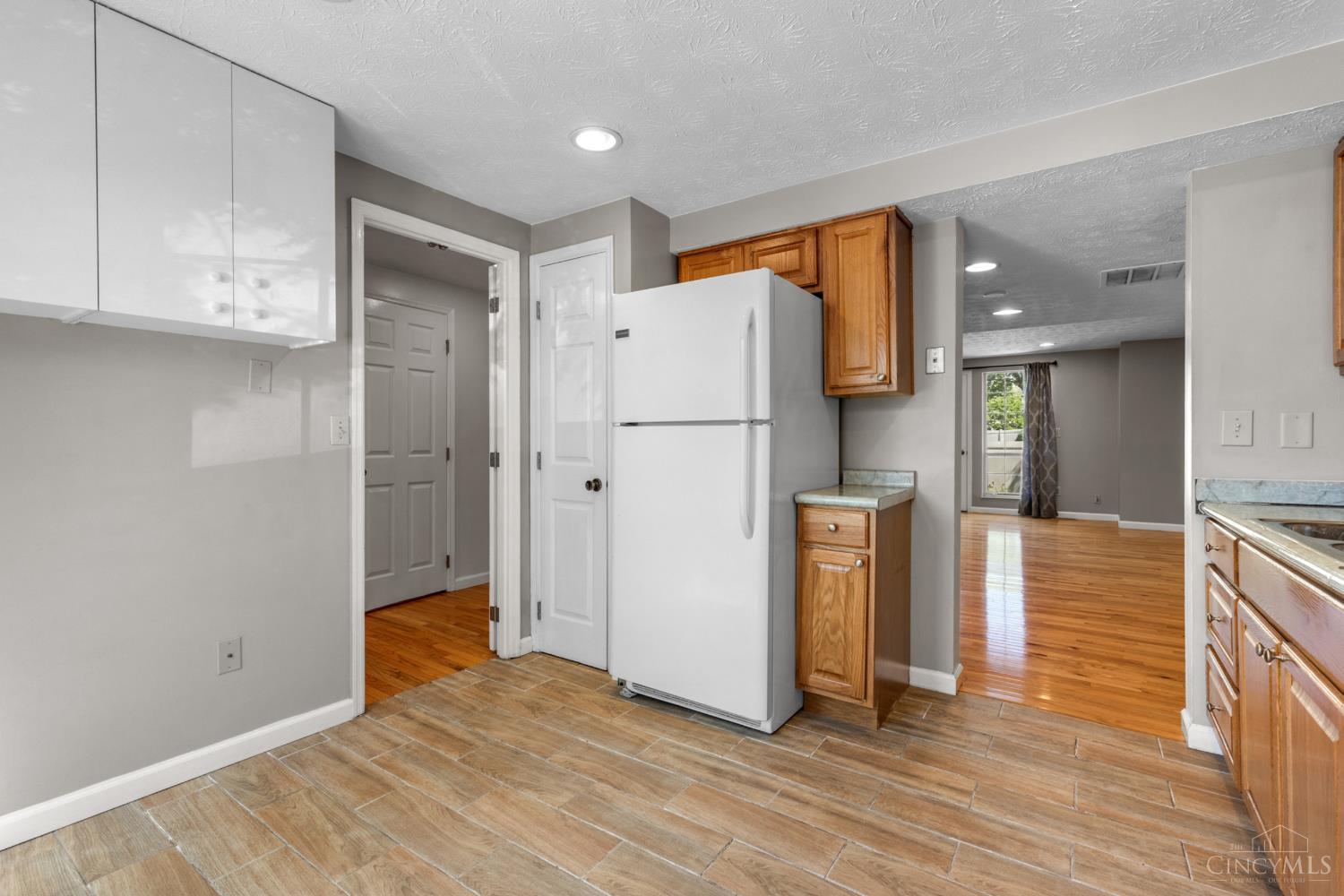 10883 Lakehurst Court, Sycamore Twp, OH, 45242 — photo 5
