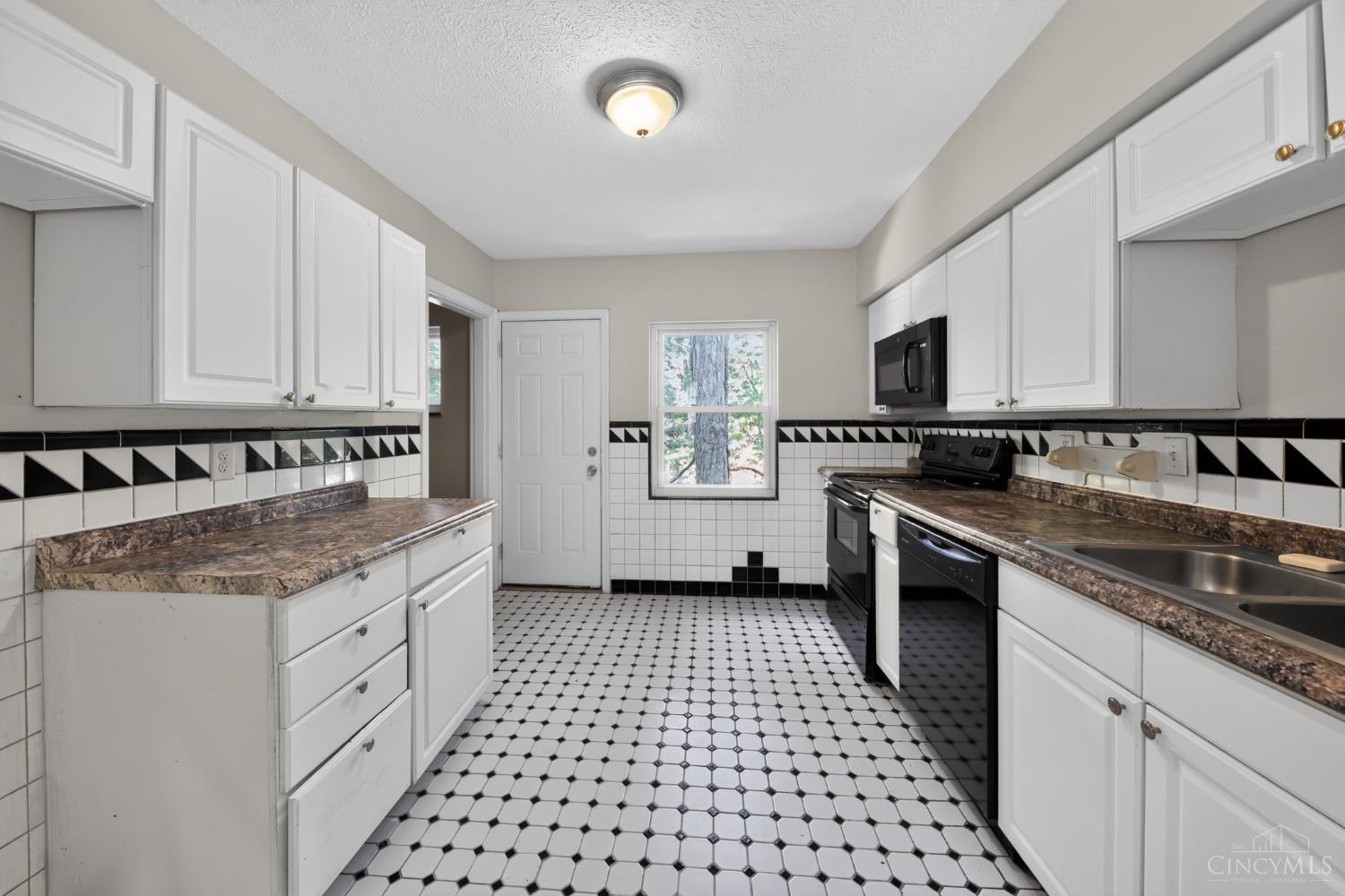 1641 Tuxworth Avenue, Cincinnati, OH, 45238 — photo 10