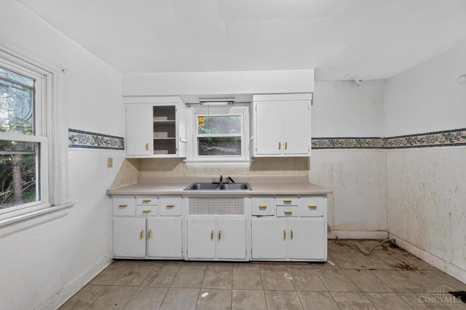 1824 Sterling Avenue, North College Hill, OH, 45239 — photo 5