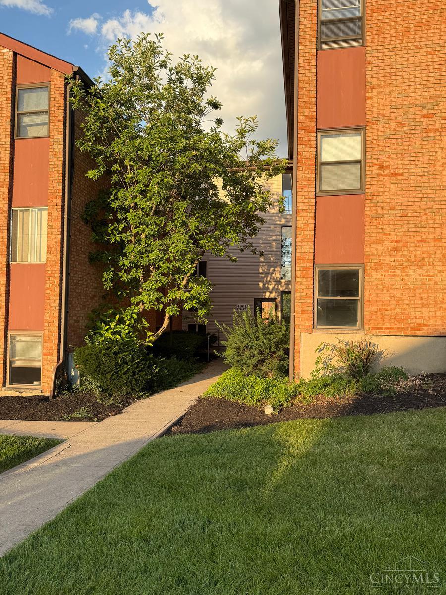 4901 Chalet Drive #303, Cincinnati, OH, 45217 — photo 2