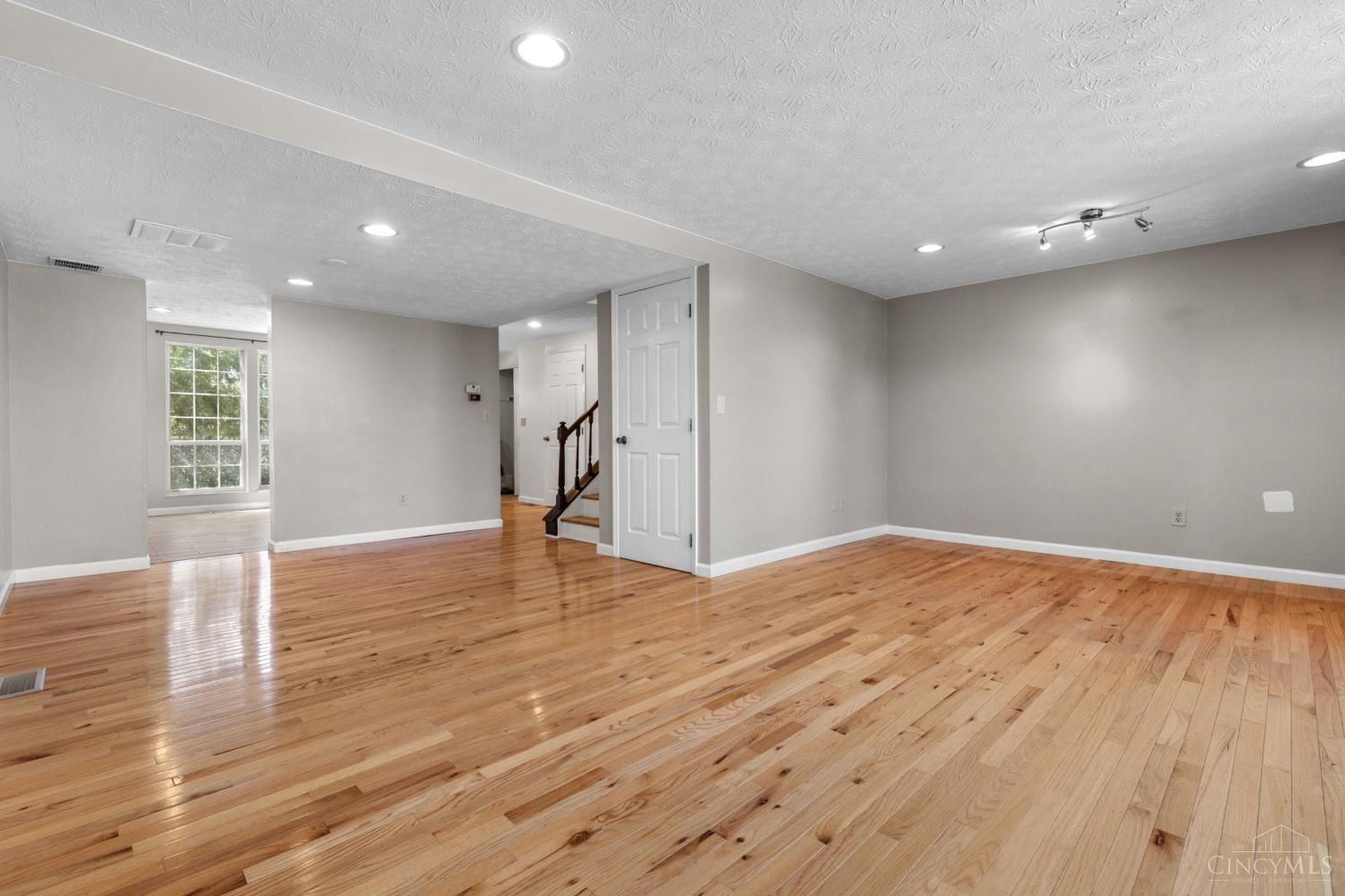 10883 Lakehurst Court, Sycamore Twp, OH, 45242 — photo 7