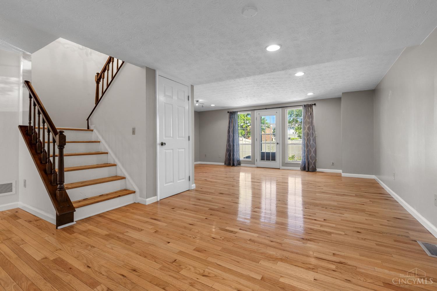 10883 Lakehurst Court, Sycamore Twp, OH, 45242 — photo 36