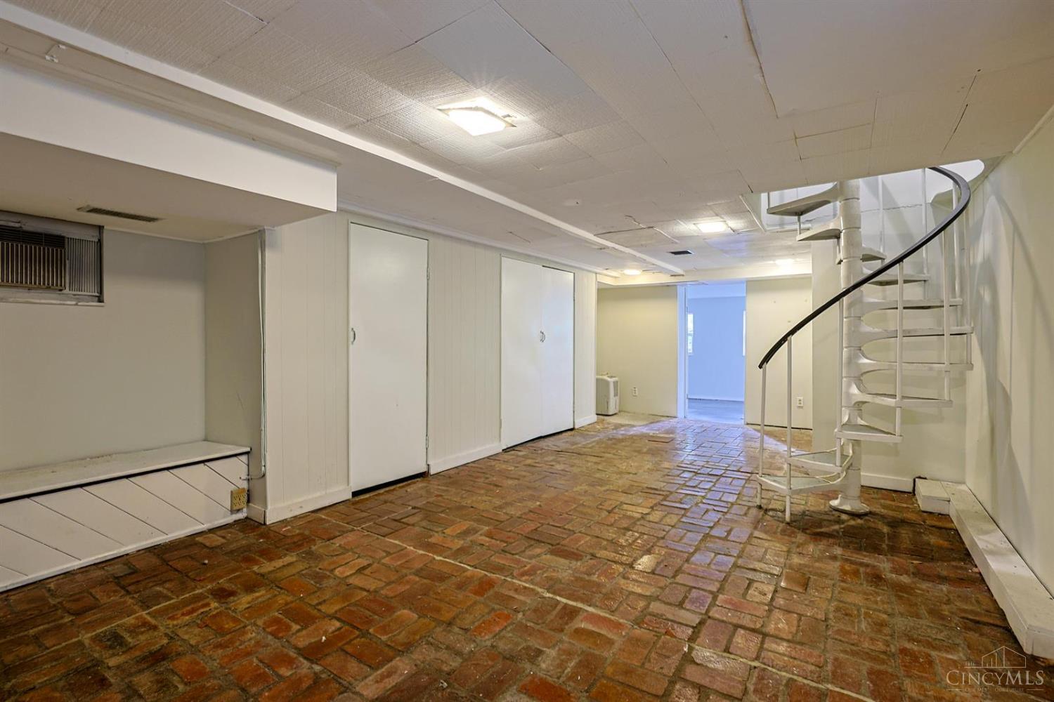 558 Missouri Avenue, Cincinnati, OH, 45226 — photo 16