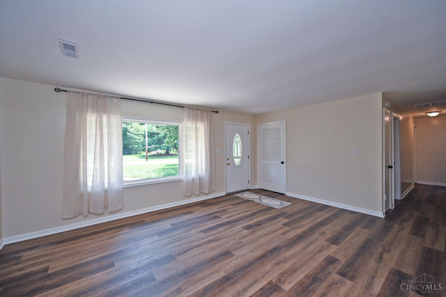 1102 Heatherstone Way, Miami Twp, OH, 45150 — photo 9