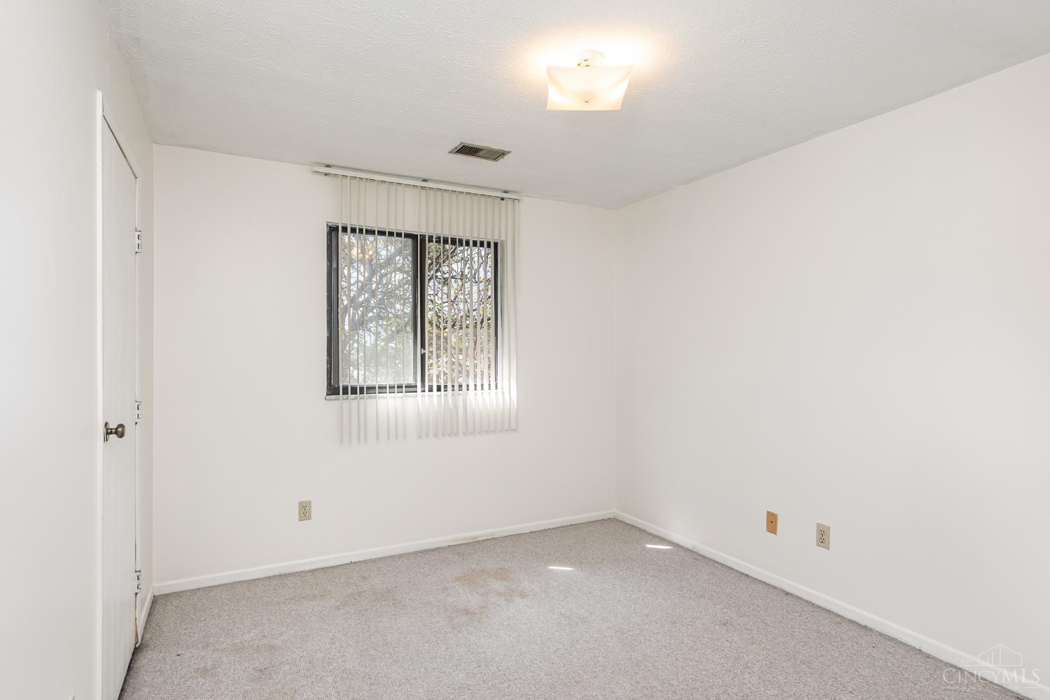 518 Riddle Road #12, Cincinnati, OH, 45220 — photo 12