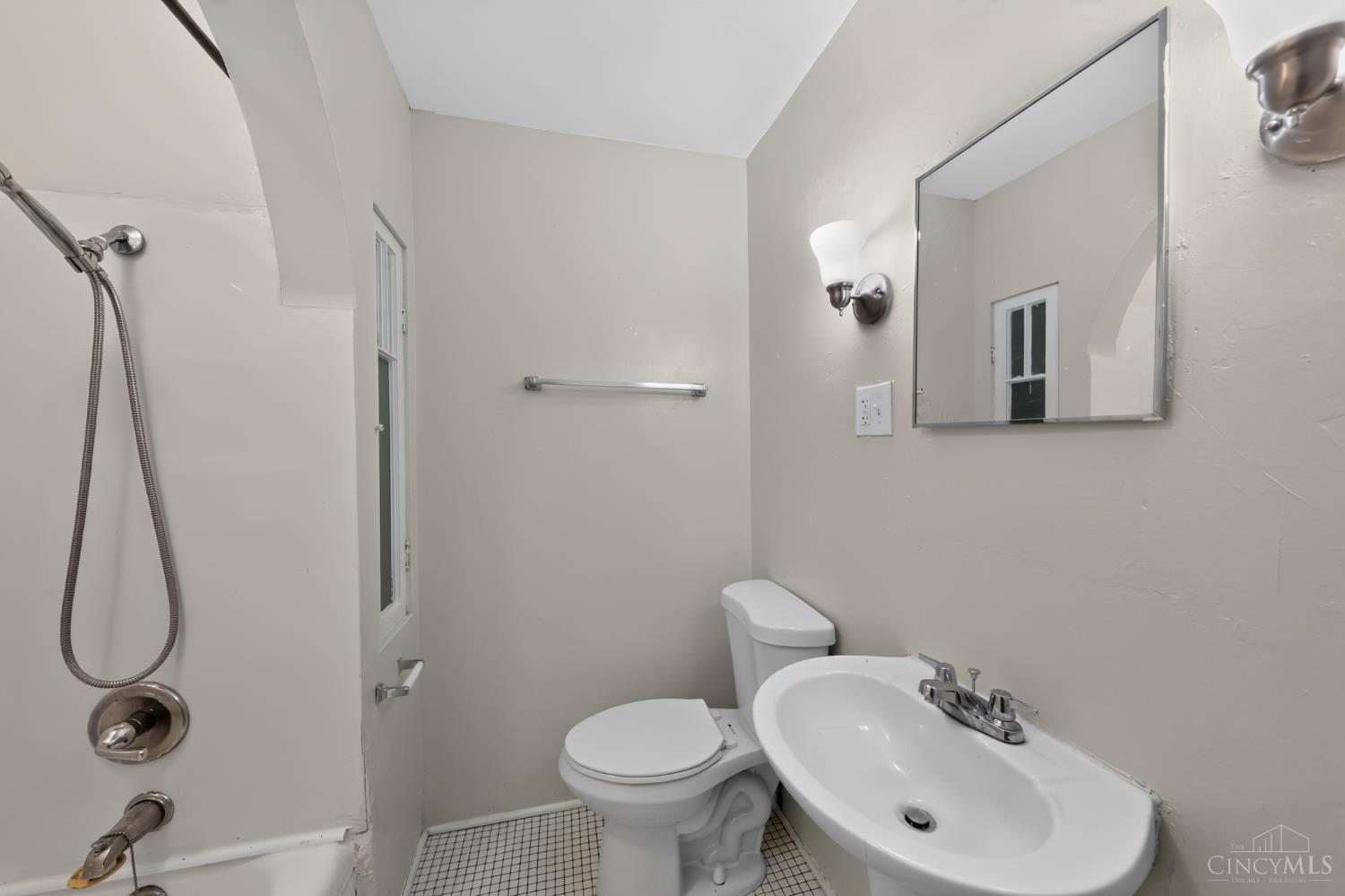 4530 Whetsel Avenue, Cincinnati, OH, 45227 — photo 10
