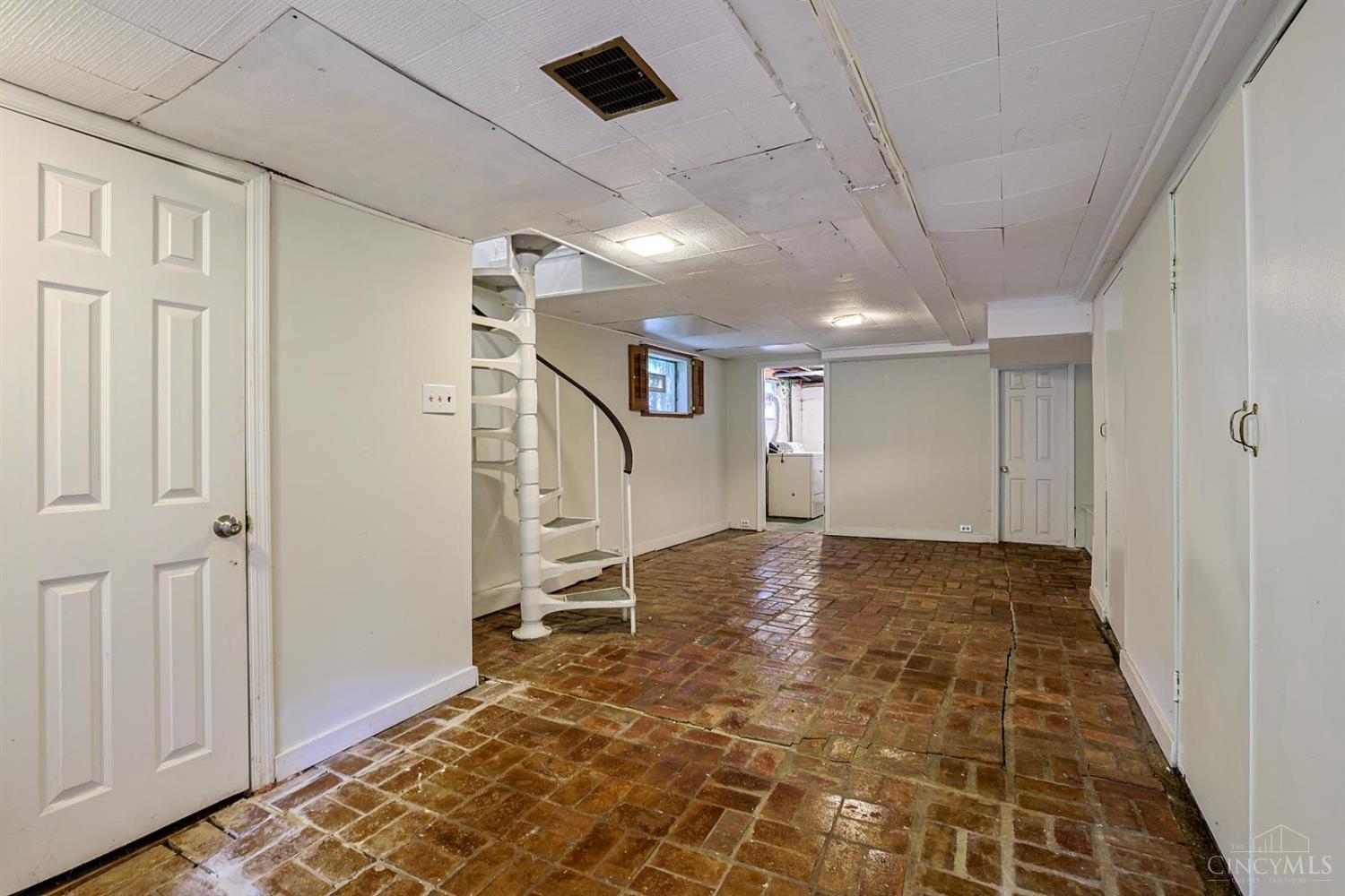 558 Missouri Avenue, Cincinnati, OH, 45226 — photo 18